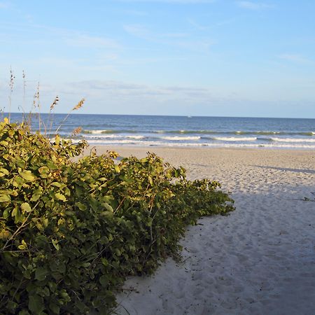 Courtyard By Marriott Cocoa Beach Cape Canaveral Hotel Exterior photo