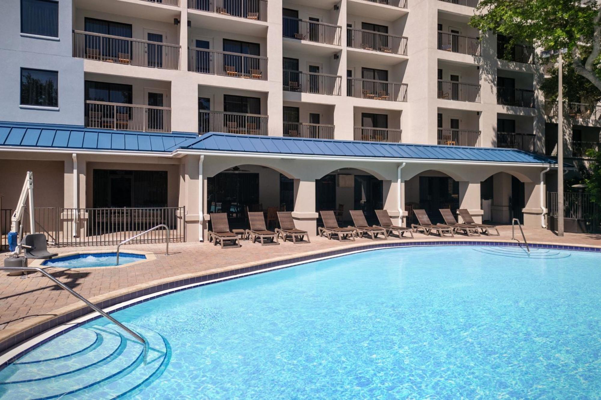 Courtyard By Marriott Cocoa Beach Cape Canaveral Hotel Exterior photo